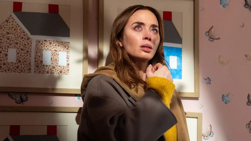 Emily Blunt ve filmu Den odhalení